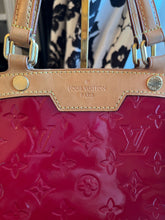 Load image into Gallery viewer, Pre-Loved LV Vernis Brea Bag