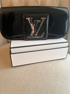 Black  Pre-Loved LV Clutch w chain