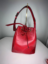 Load image into Gallery viewer, Pre-Loved LV Epi Leather Bucket Bag