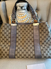 Load image into Gallery viewer, Pre-Loved Gucci Tote