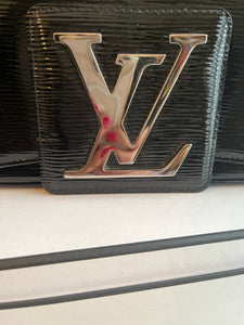 Black  Pre-Loved LV Clutch w chain