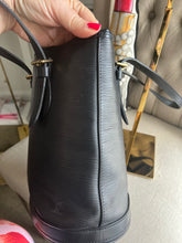 Load image into Gallery viewer, Pre-Loved LV Bucket Bag