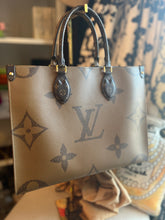 Load image into Gallery viewer, Pre-Loved  LV OnTheGo MM