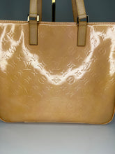 Load image into Gallery viewer, Pre-loved LV Vernis Tote