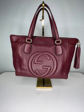 Load image into Gallery viewer, Pre-loved Gucci Soho