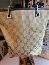 Load image into Gallery viewer, Pre-Loved Gucci SmallTote