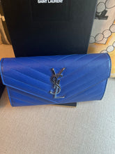 Load image into Gallery viewer, Pre-loved YSL Wallet