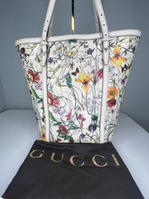 Load image into Gallery viewer, Pre-loved Gucci FloraTote