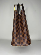 Load image into Gallery viewer, Pre-Loved LV Kensington Damier Handbag