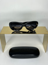 Load image into Gallery viewer, Pre-Loved Gucci Sunglasses