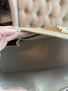 Pre-Loved LV Vernis GM Alma